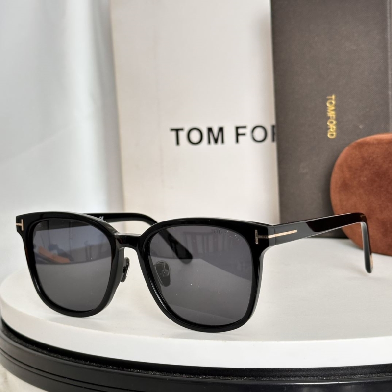 TOM FORD